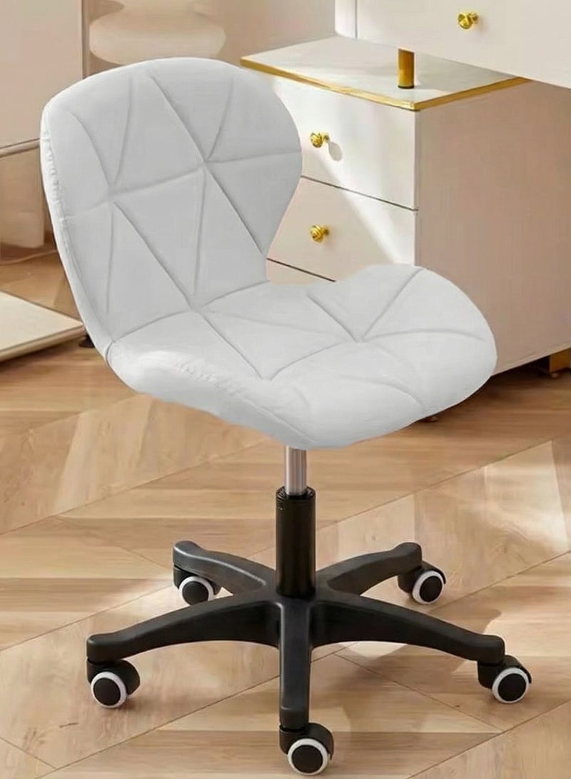 تايمي كرسي مكتب مريح بإرتفاع قابل للتعديل، كرسي كمبيوتر بعجلات دوارة ، كرسي دراسة، كرسي بتصميم أنيق مبطن بوسادة ناعمة مع إسفنجة ارتدادية عالية الكثافة - أبيض بأرجل سوداء - Image 3