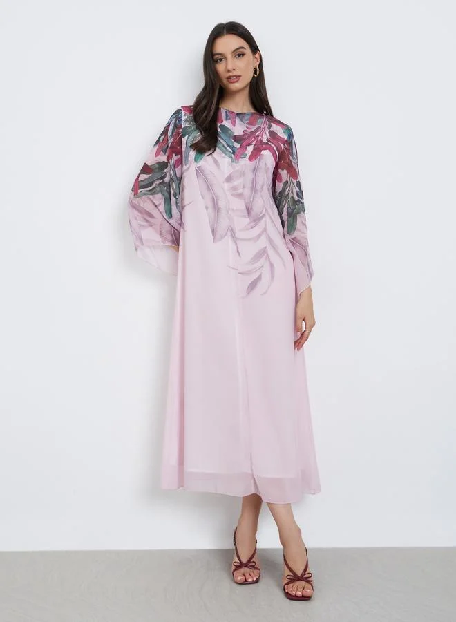 تايك تو فستان طويل بحافة واسعة وأكمام جرس بطبعة أوراق