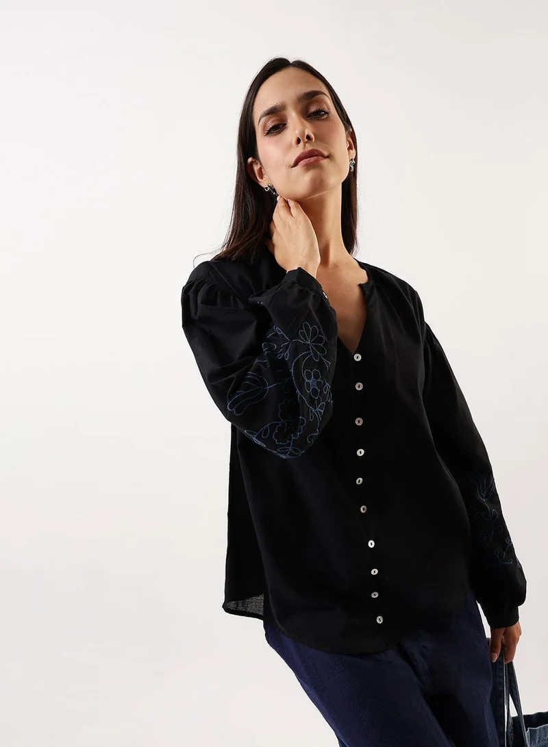 Dennis Lingo Women's Black Beauty Cambric Embroidered T-Shirt Regular Fit Tops