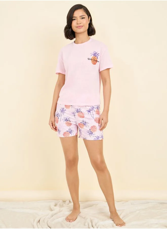 ستايلي Pineapple Graphic Print Drop Shoulder T-shirt and Short Set