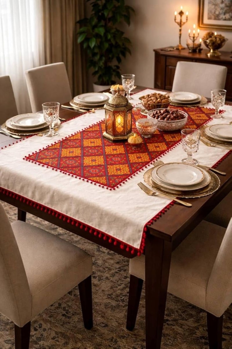 مفرش طاولة من الكتان الخيامية، أبيض بنقوش حمراء وصفراء، 100×150 سم، كرات حمراء