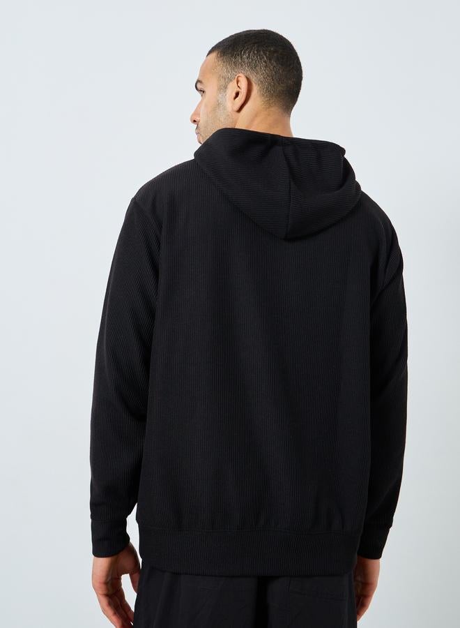 ستايلي هودي واسع محبوك بتفاصيل بارزة الملمس - Image 5