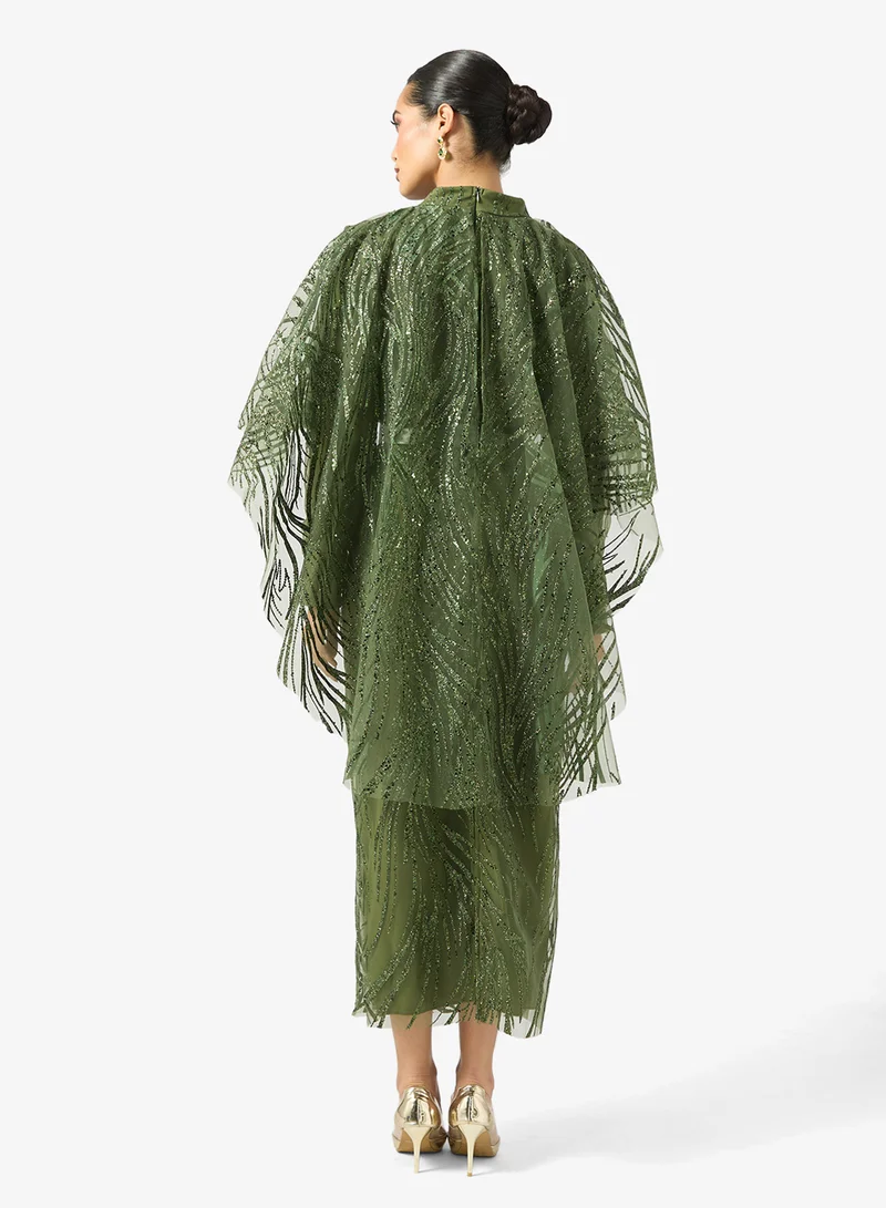 خزانة Plus size Shimmer Cape Dress