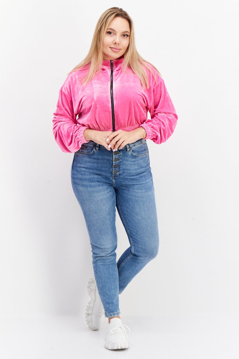STEVE MADDEN سويت شيرت قصير مزخرف بأكمام طويلة وياقة مرتفعة للنساء، وردي - Image 2