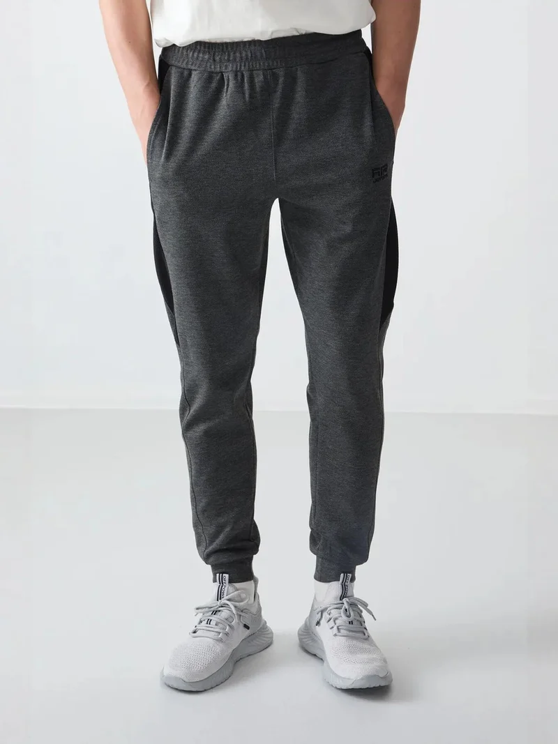 تومي لايف TOMMY Men's Regular-fit Fleece Sweatpants