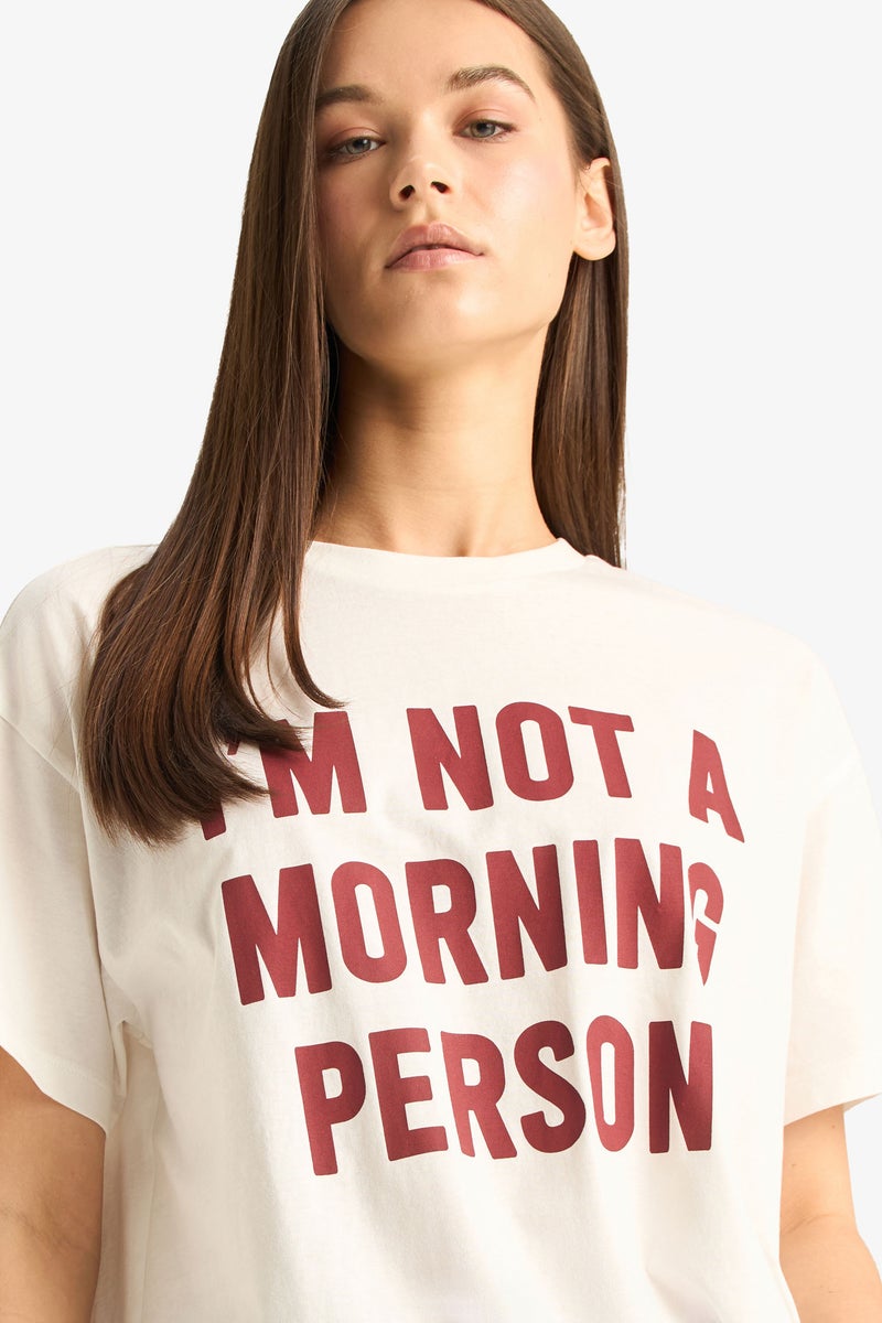 ديفاكتو تي شيرت نسائي كبير الحجم برقبة دائرية وأكمام قصيرة - Image 1