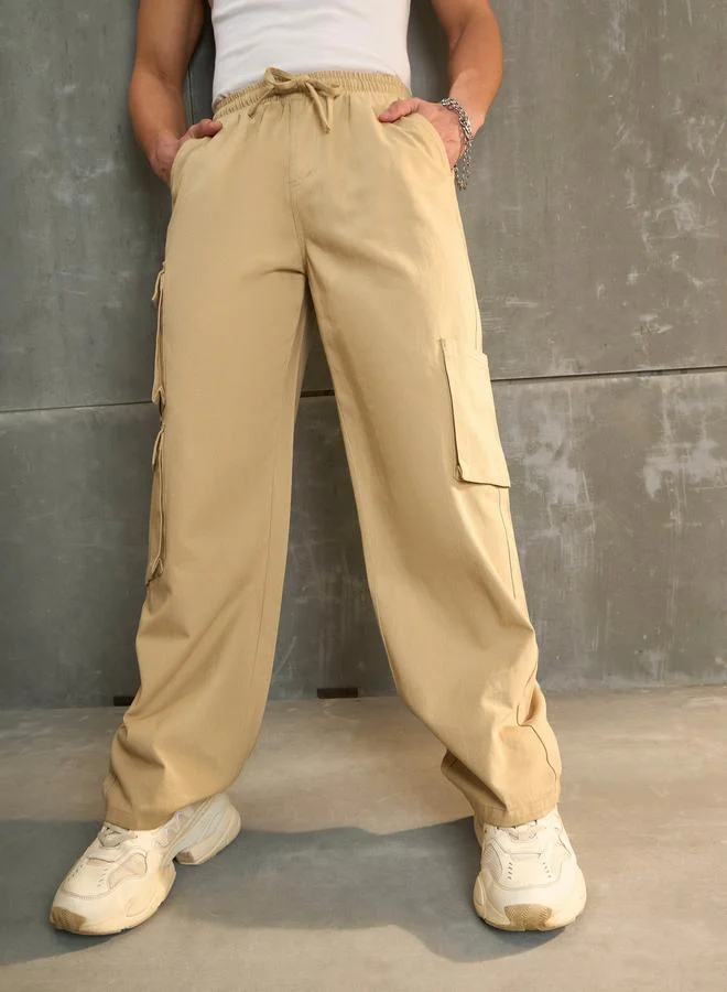 ساسافراس بنطال كارجو بأرجل واسعة