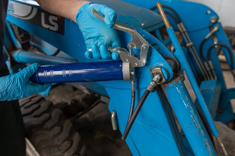 Lincoln 1133 Pistol Grip Grease Gun with 18" Whip Flex Hose and Coupler, 2-Way Loading, 6,000 PSI, One-Hand Operation, Dual-Lip Follower, Standard Grease Cartridges, Jam-Proof Toggle, Cast Pump Head - Image 3
