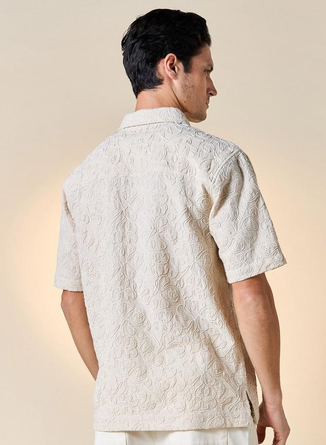 ايكونيك قميص أيقوني مطرز بأكمام قصيرة وإغلاق بأزرار - Image 3