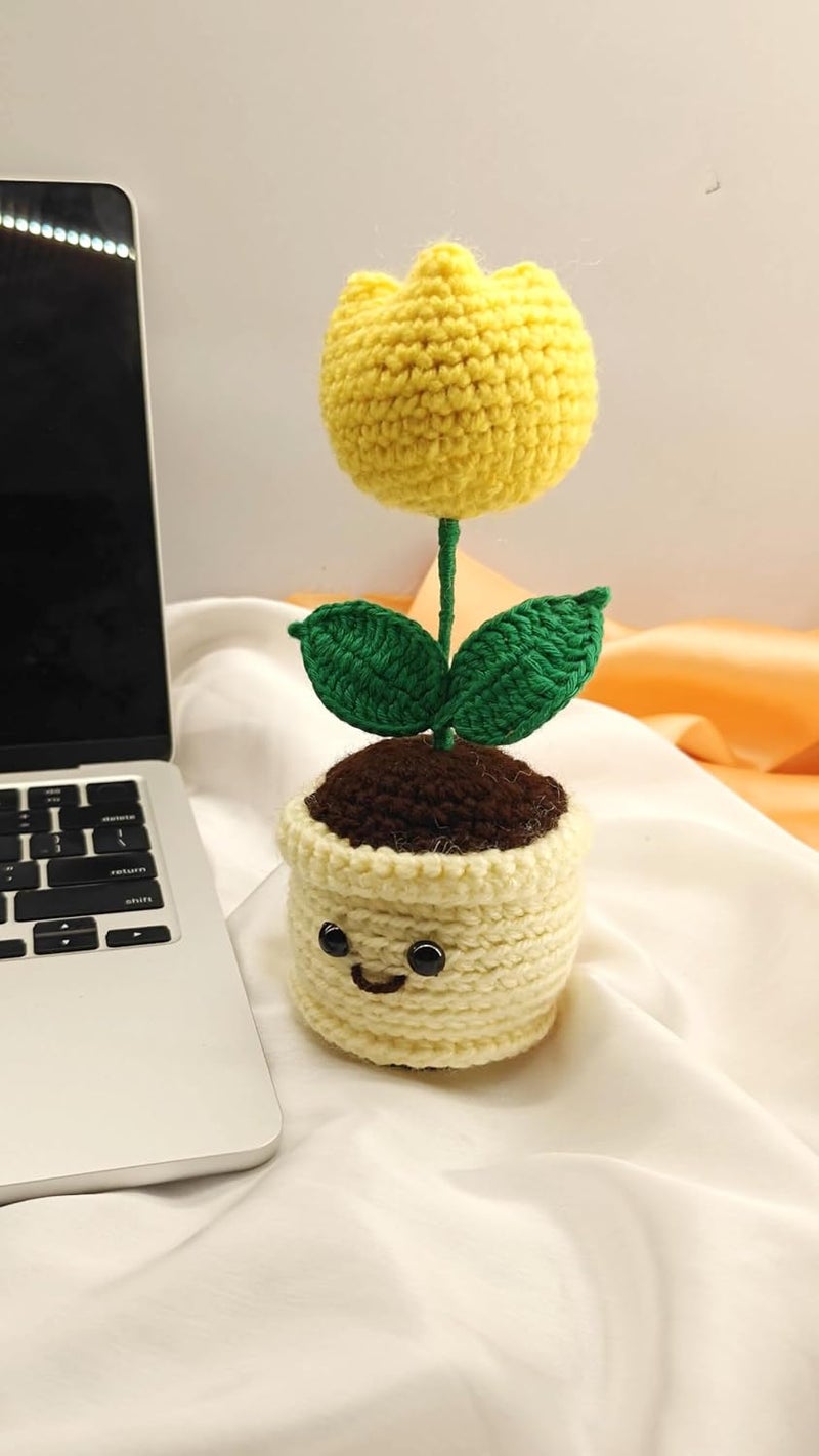 Knotsngifts باقة من زهور التوليب الصفراء المصنوعة يدويًا من كنوتسنجفتس - وعاء واحد - Image 3