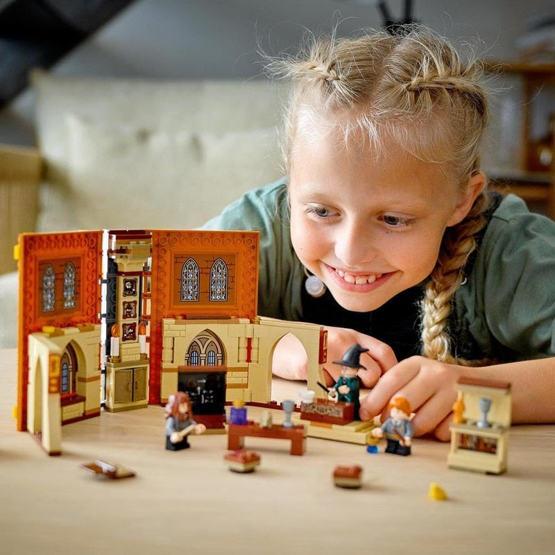 LEGO Harry Potter Hogwarts Moment: Transfiguration Class 76382 Building Kit (240 Pieces) - Image 3