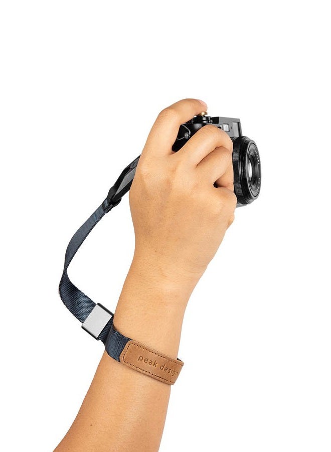 Peak Design حزام معصم كاميرا كوف باللون الأزرق الداكن (CF-MN-3) - Image 4