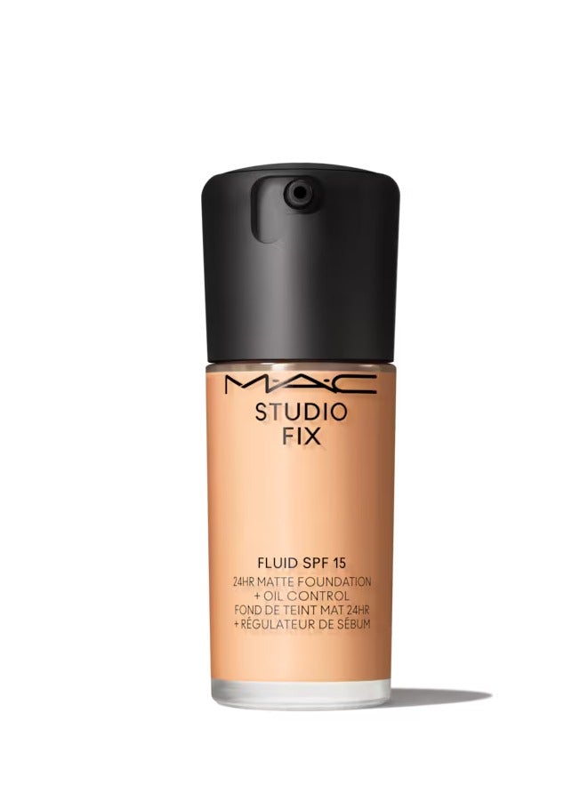 MAC Cosmetics Studio Fix Fluid SPF 15 24HR Matte Foundation + Oil Control NC18 - Image 1
