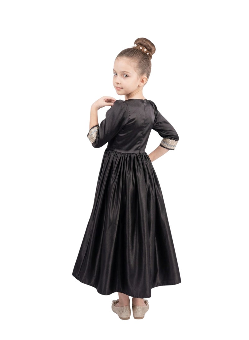 Bidani Black Maxi Abaya with Gold Lace Embroidery - Image 3