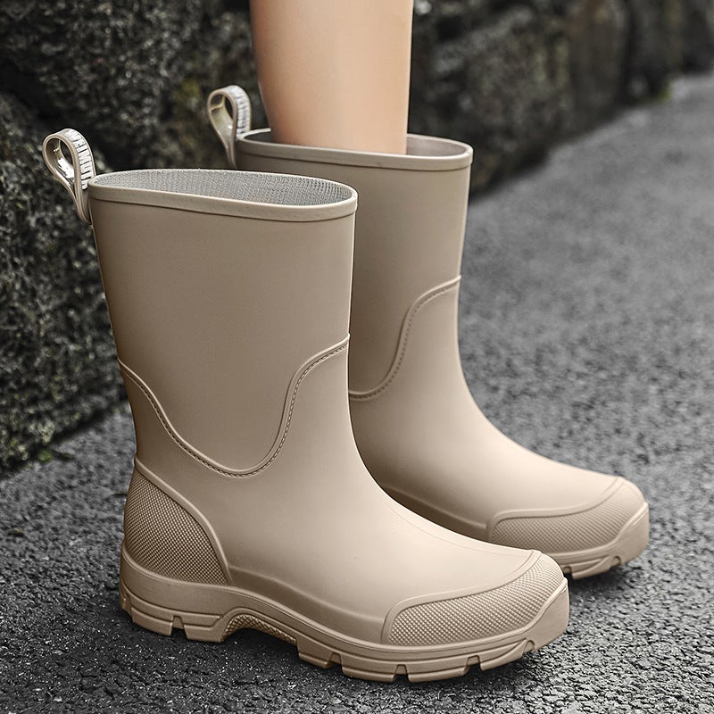Japanese And Korean Fashion Mid-Calf Men'S Rain Boots Outdoor Thick-Soled Waterproof Rain Boots Non-Slip Kitchen Rubber Shoes Versatile Car Wash Shoes - Image 3