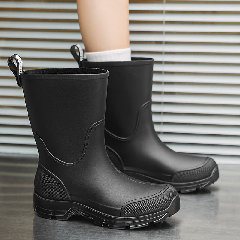 Japanese And Korean Fashion Mid-Calf Men'S Rain Boots Outdoor Thick-Soled Waterproof Rain Boots Non-Slip Kitchen Rubber Shoes Versatile Car Wash Shoes - Image 4