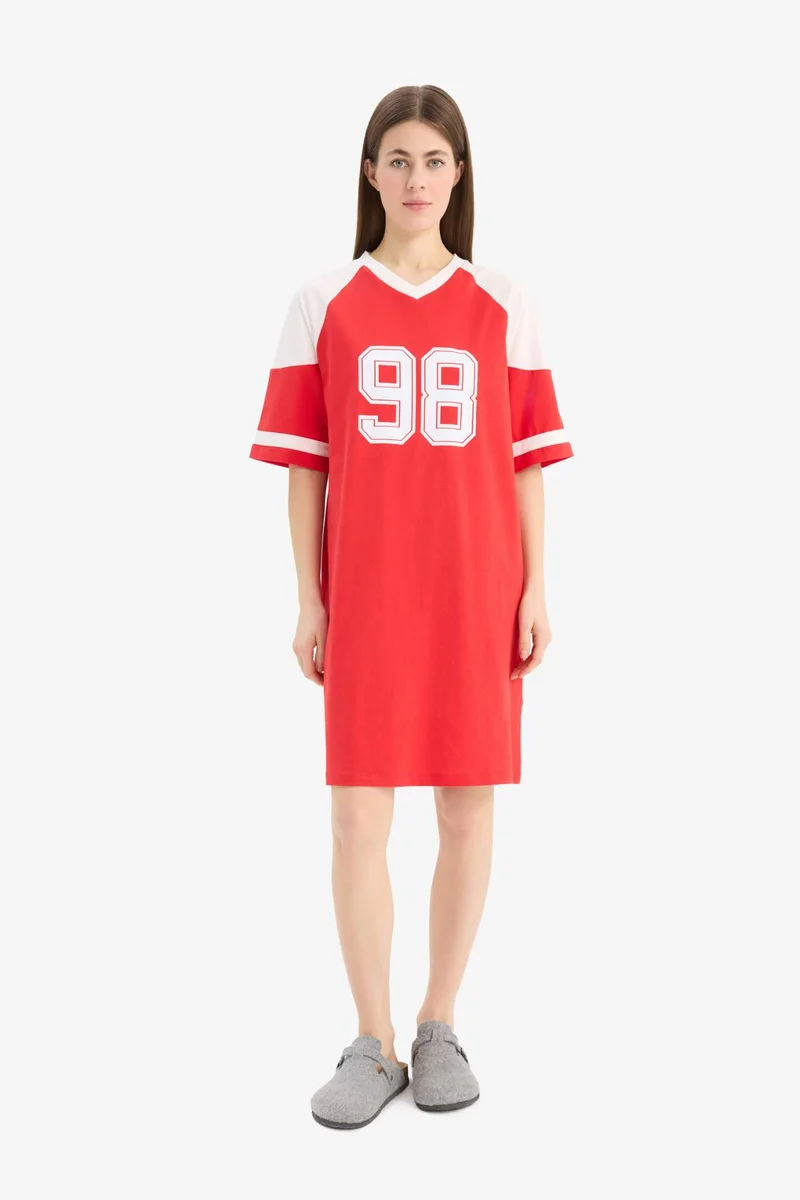 ديفاكتو Fall in Love Printed V Neck Short Sleeve Nightgown