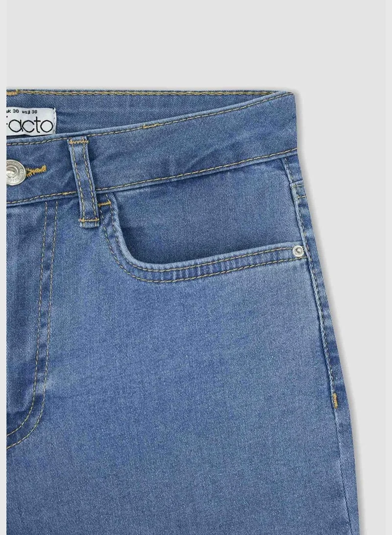 ديفاكتو Basic Crop Jean Shorts