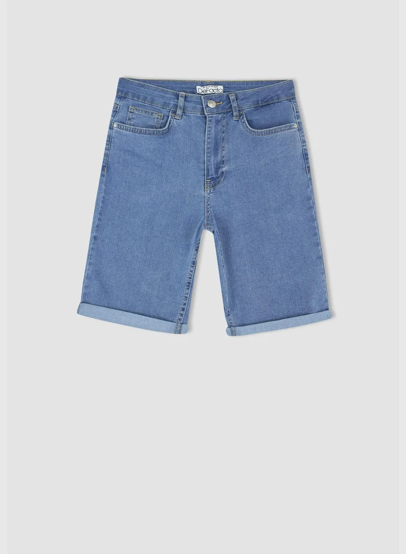ديفاكتو Basic Crop Jean Shorts