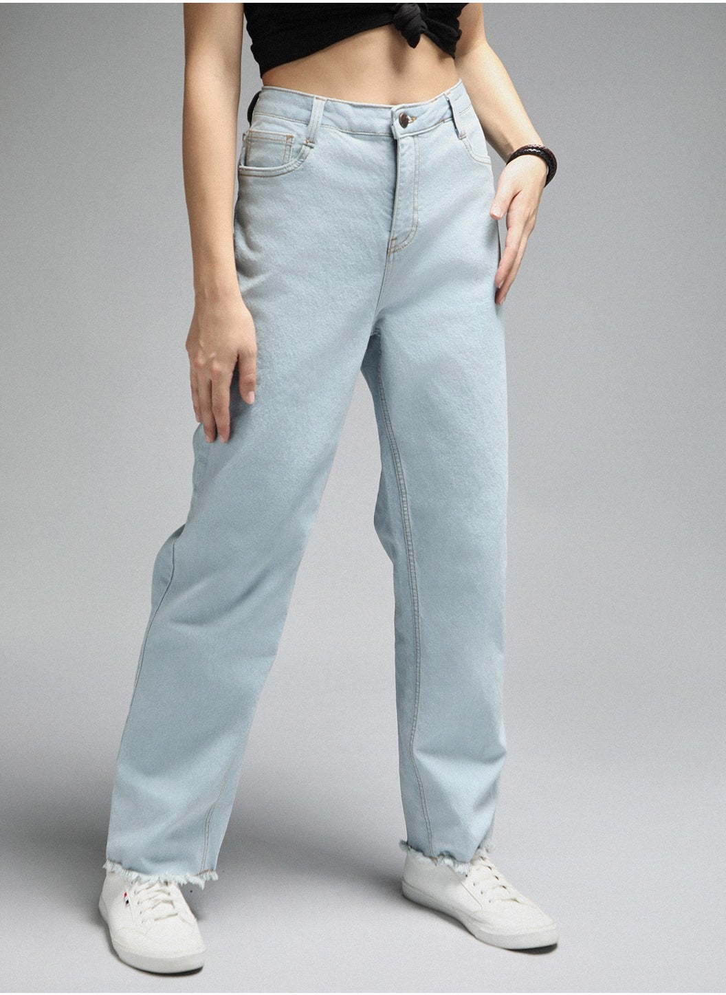 Straight Fit Indigo Jeans for Women with High-Rise and Clean Look - https://f.nooncdn.com/p/pzsku/Z490E10E4A7E4B830E4FBZ/45/_/1716725259/96f678a0-0a56-44a7-8825-820471929cdb.jpg?format=jpg&width=original