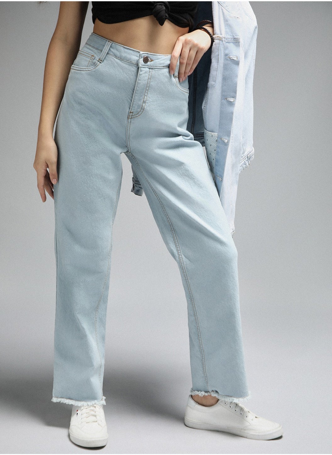 Straight Fit Indigo Jeans for Women with High-Rise and Clean Look - https://f.nooncdn.com/p/pzsku/Z490E10E4A7E4B830E4FBZ/45/_/1716725318/f919186b-34c0-43e4-b0e6-e1fac8aa28bc.jpg?format=jpg&width=original