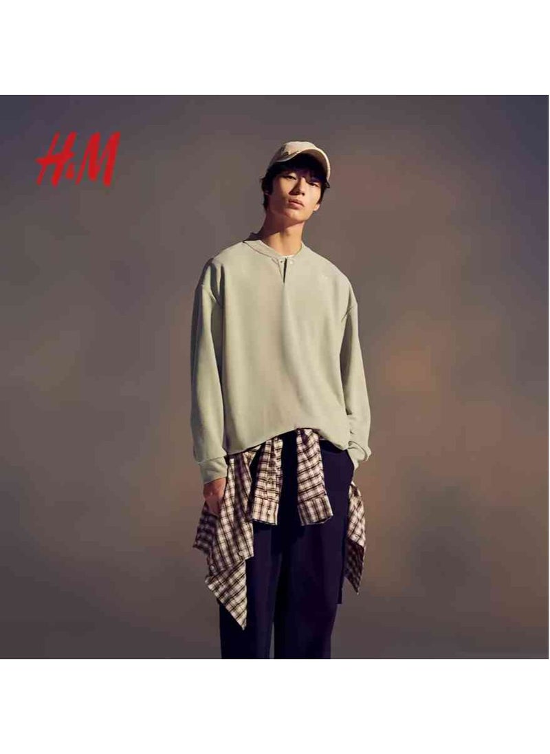 H and M - HM New Fashionable Casual Round Neck Loose American Long Sleeved Sweatshirt - Image 1