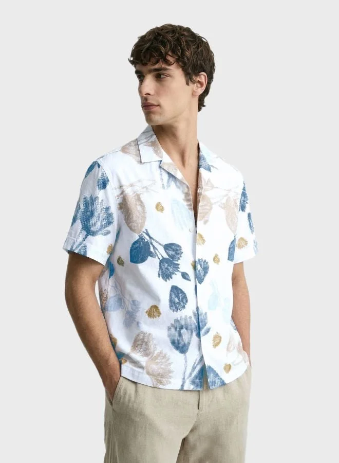 ذا انديان كراج كو Men Relaxed Fit Printed Cuban Collar Half Sleeves Shirt