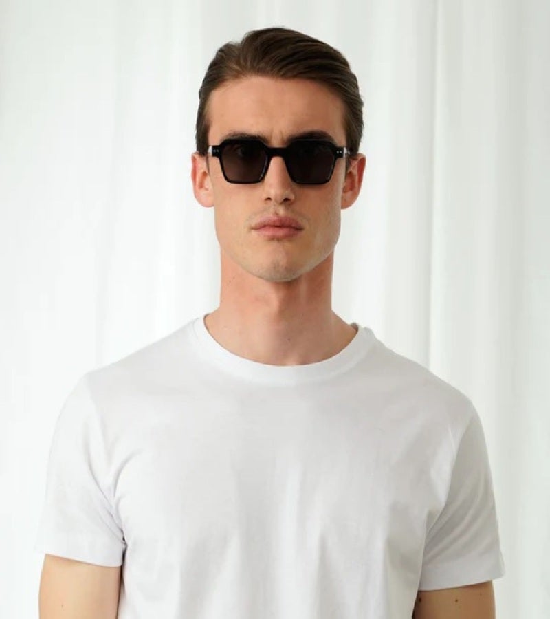  اكسبليست باوتس نظارات شمسية أنيقة للجنسين من إليوت باللونين الأسود والرمادي - Image 3