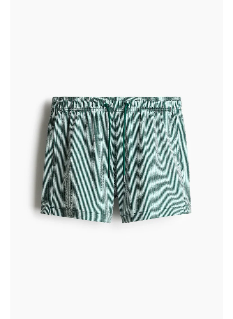 اتش اند ام Seersucker swim shorts