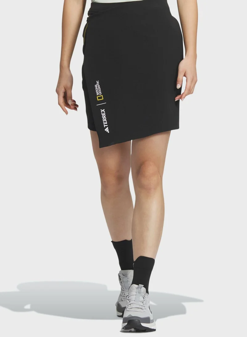 adidas تنورة شورت ناشيونال جيوغرافيك