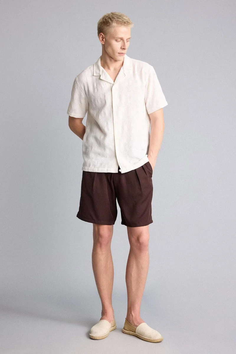 ديفاكتو Regular Fit Apache Neck Short Sleeve Shirt
