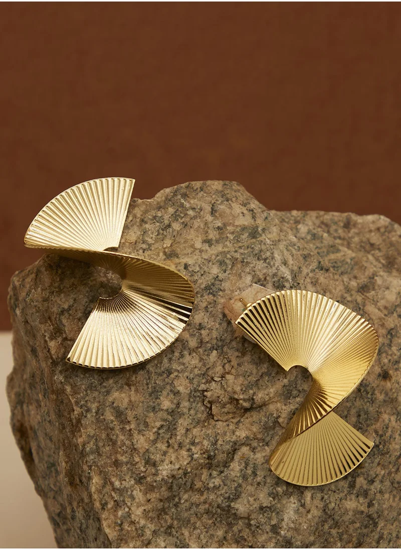SOHI Casual Stud Earrings