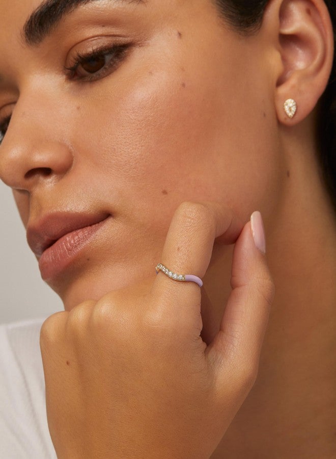 بافوا خاتم بافوي مطلي بالذهب الأصفر عيار 14 قيراطًا بتصميم متموج قابل للتكديس | خواتم من المينا الملونة والزركونيا المكعبة | خواتم مرصعة بالمينا الأرجوانية للنساء | مقاس 9 - Image 2