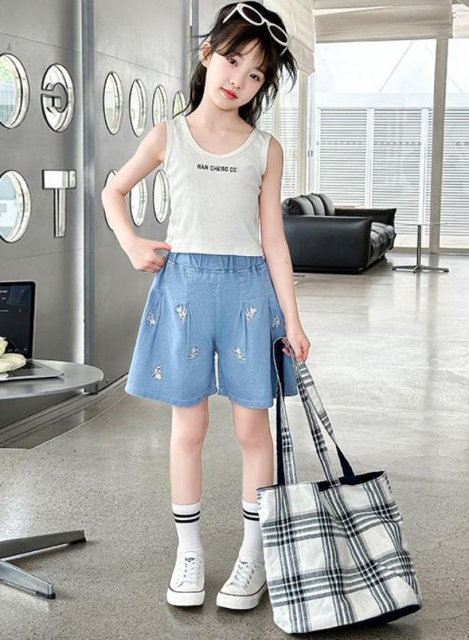 يونيكي Light Blue Regular Fit Mid Rise Printed Denim Shorts - Image 3