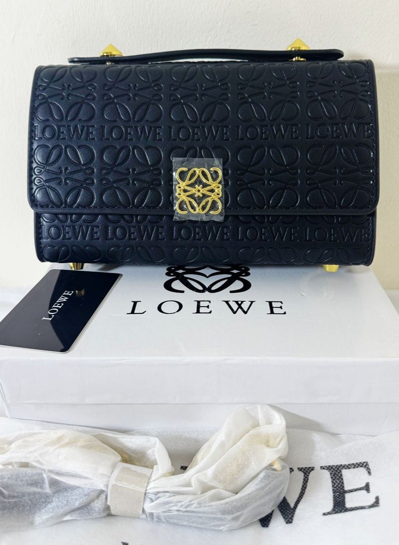 Luxurious and elegant women's bag