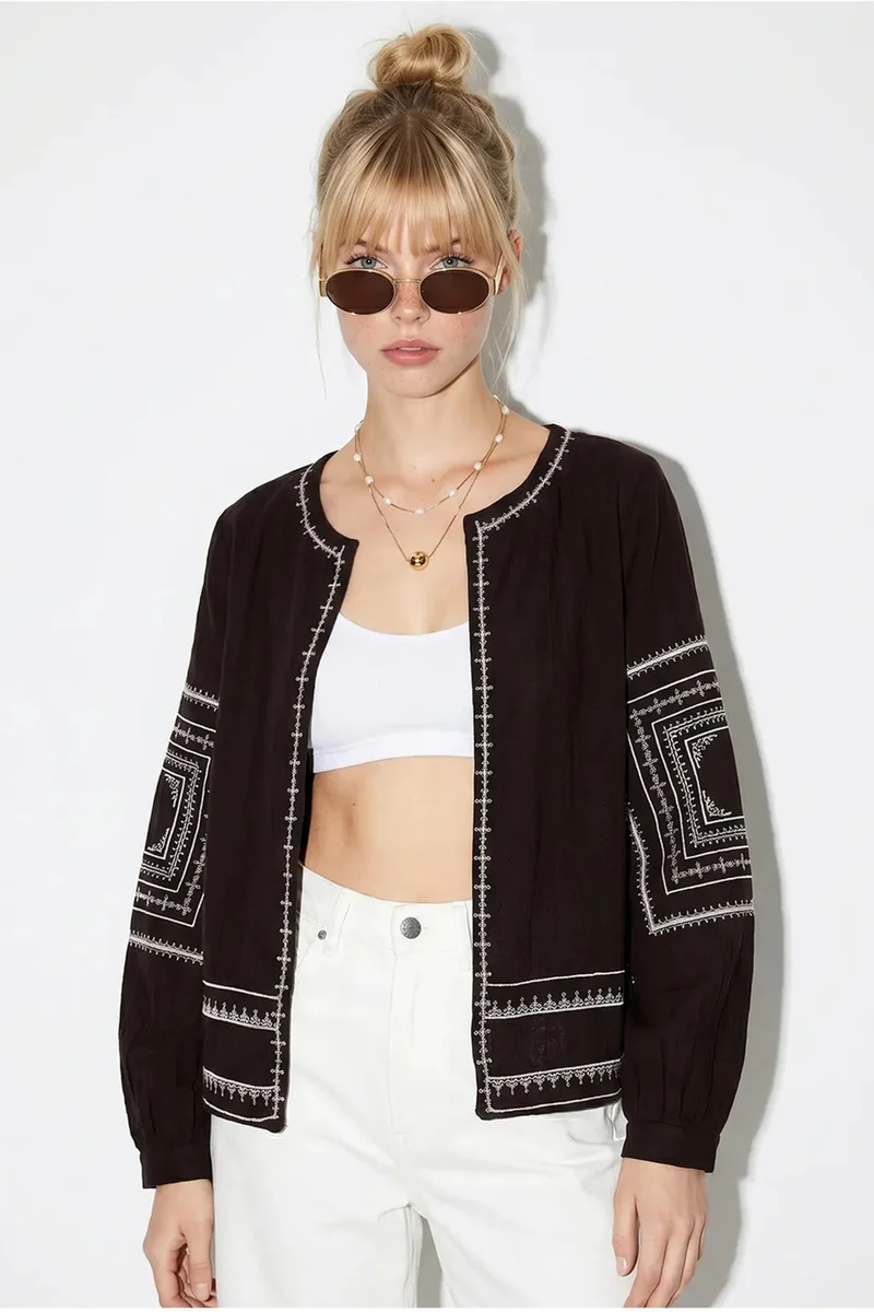 بيانكو لوتشي LUCCI Embroidered Crew Neck Casual Jacket
