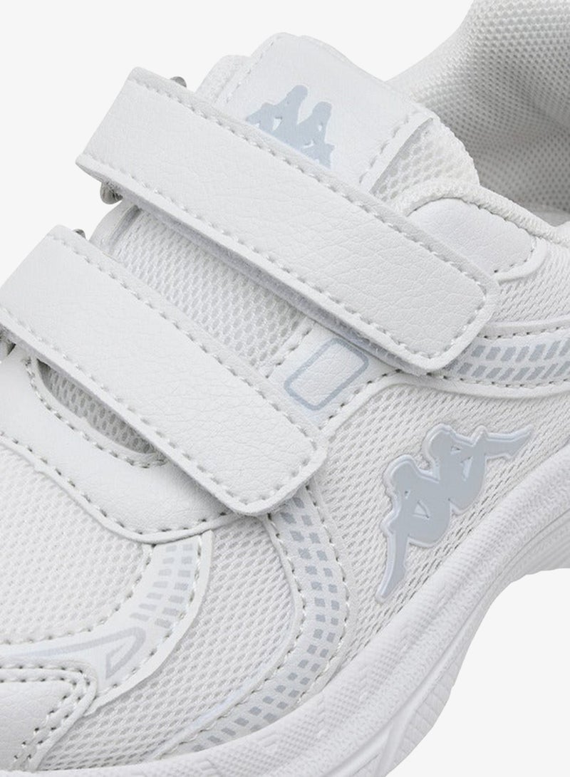 كابا أحذية مدرسية للأطفال بتفاصيل شعار وإغلاق بشريط لاصق - Image 4