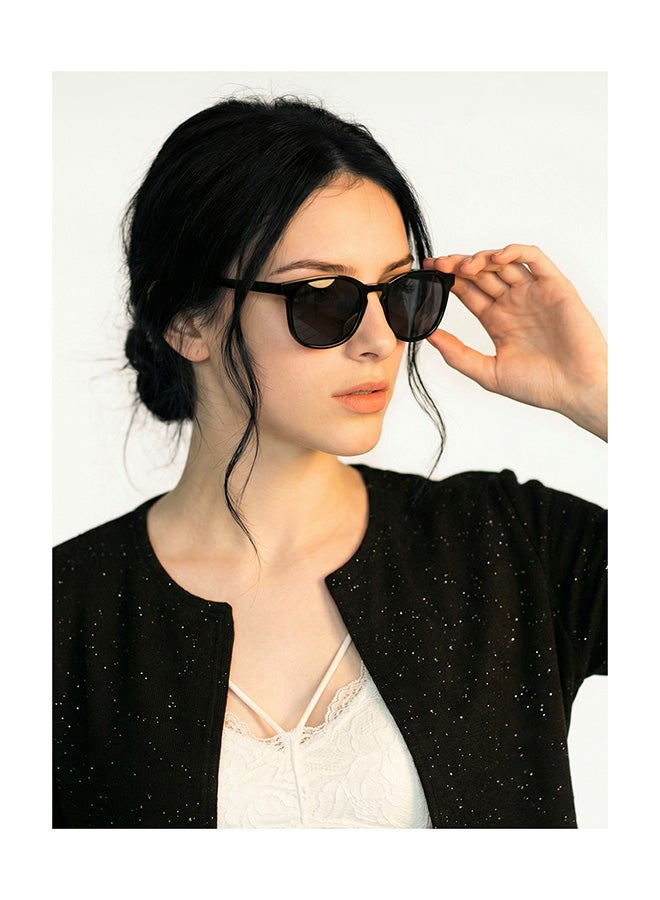 VINCENT CHASE Unisex Vincent Chase By Lenskart | Grey Black Full Rim Square Stylish Sunglasses | Polarized and UV Protected | For Men and Women | Large | VC S14090 - Image 4