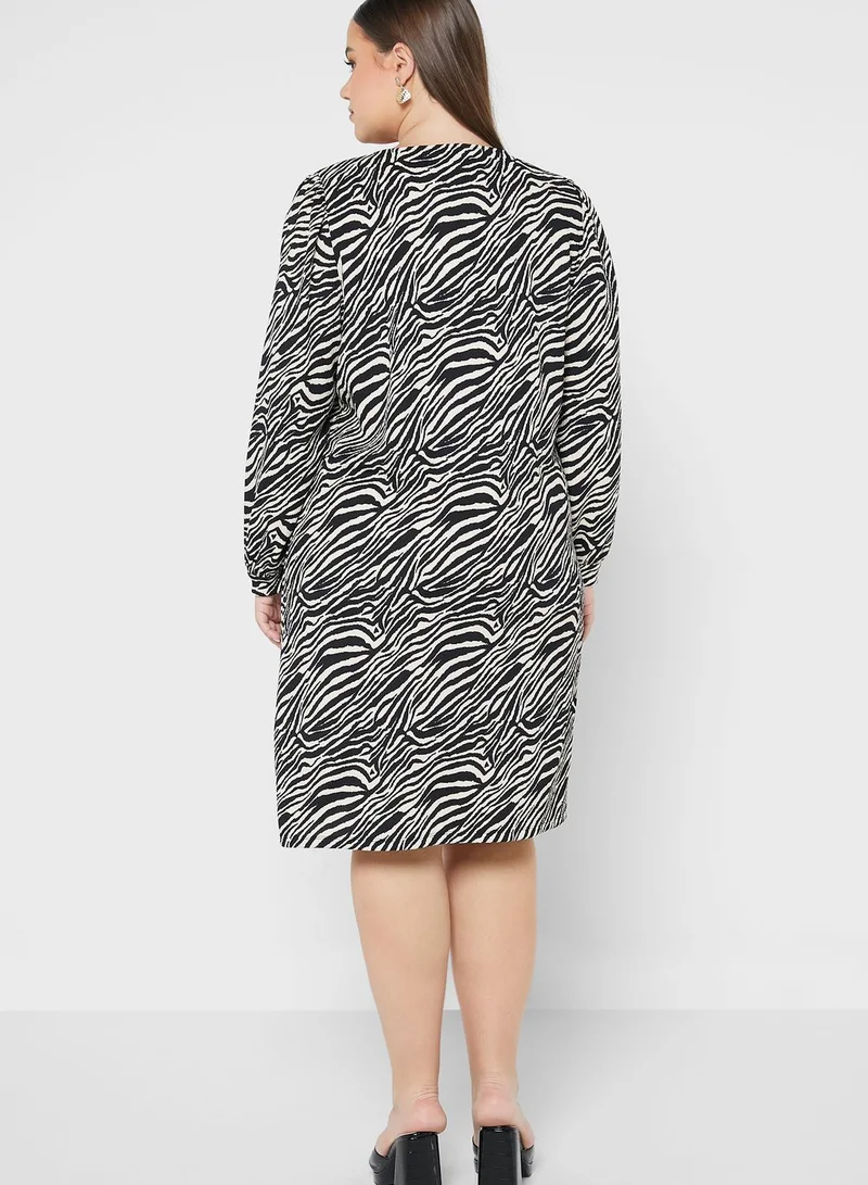 Only Carmakoma Crew Neck Cuffed Sleeve Dress