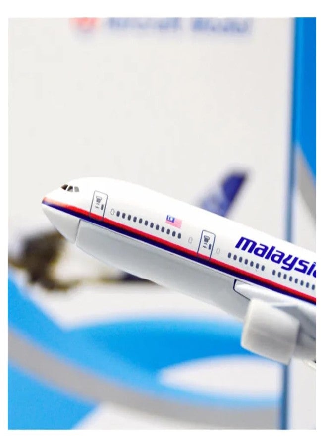 Breatoi! Diecast Aeroplane Scale Model: (Boeing 777 16Cm - Malaysia Airlines) - Image 3
