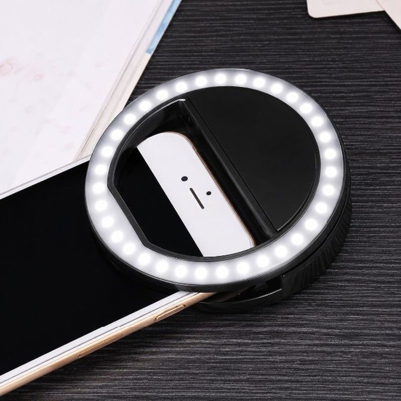 رينج لايت سيلفي LED للموبايل – Clip On Selfie Ring Light للتصوير والبث المباشر – إضاءة احترافية للمكالمات والفيديو وصناعة المحتوى – لمبة سيلفي قابلة للتثبيت بإضاءة ناعمة – مناسبة للتيك توك واليوتيوب والريلز والمكياج والتصوير الليلي - Image 3