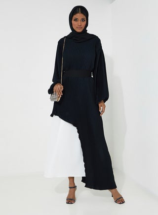 Black pleated abaya - pzsku/Z493399E8A6CC4C81BE4BZ/45/1746708221/52602d4b-6627-4c47-a0f8-2336aee4f195