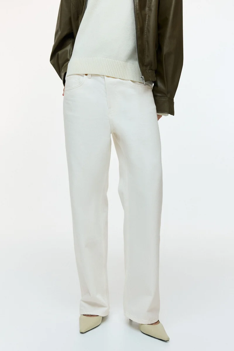 اتش اند ام جينز بقصّة ساق واسعة وخصر عادي