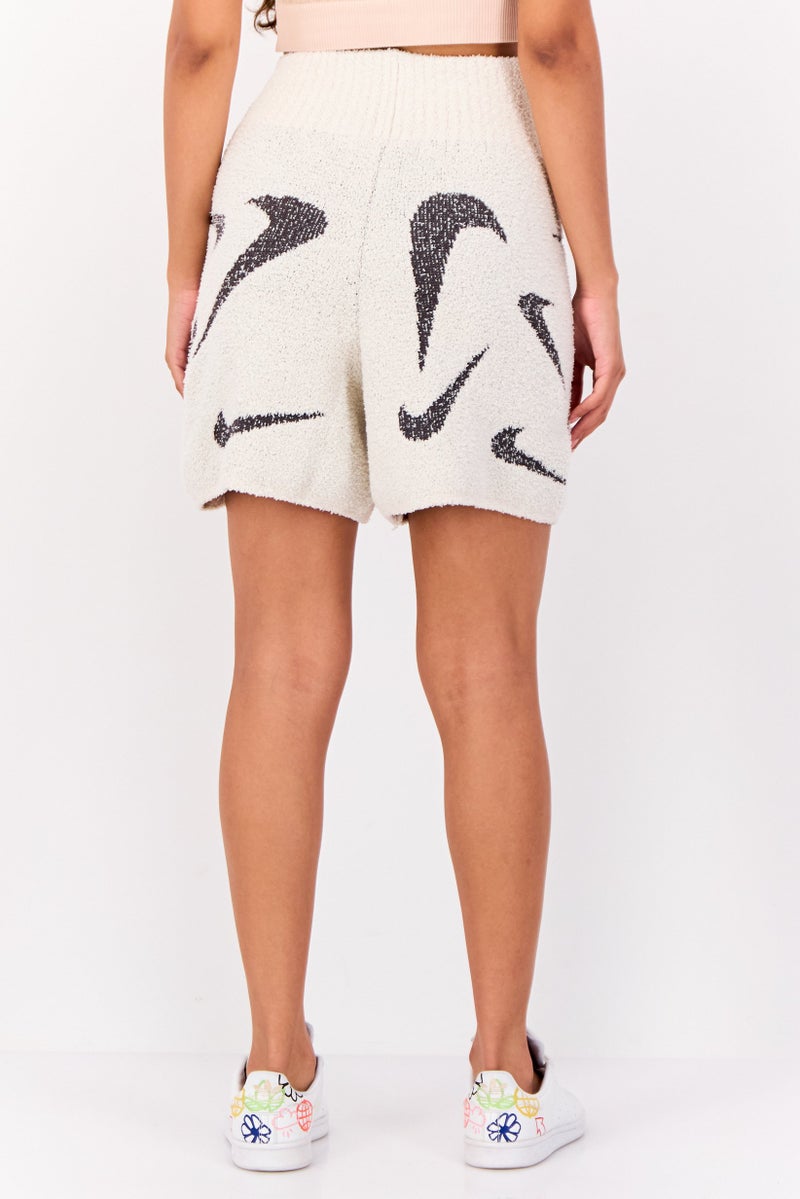 Nike Women Slim Fit Outdoor Shorts, Multicolor - Image 3