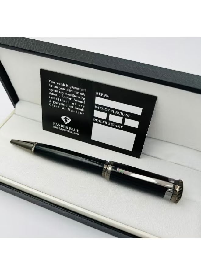 فاندر بلو قلم مصنوع من المعدن ويتميز بتصميم كلاسيكي وأنيق. من فندر بلو