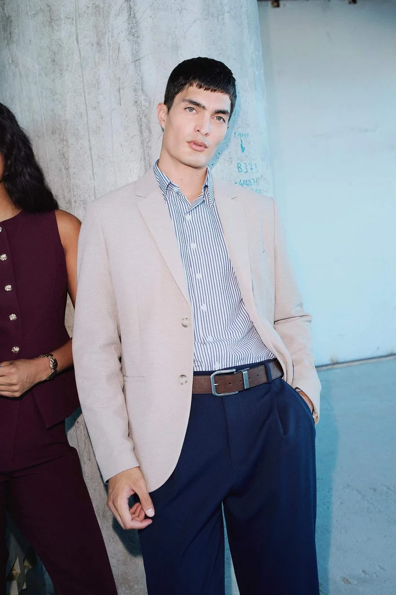 Modern Fit Buttoned Blazer
