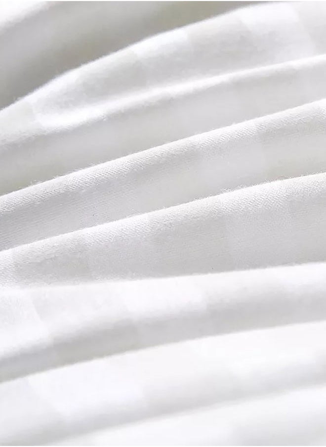 Strip Hotel Pillow Microfiber - White - 90x50 cm - pzsku/Z49457F09FD7E1479DCE5Z/45/_/1722349664/cbb00df6-db30-4f20-9973-664e757dcc1e