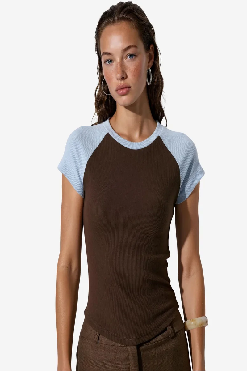 BUSEM Fitted Color-block Crew Neck T-shirt