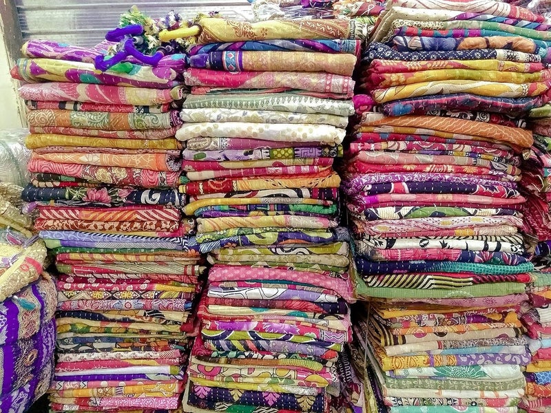Mycrafts لحاف كانثا هندي جملة 1 قطعة لحاف قبلي كانثا بطانية يدوية الصنع عتيقة رمي هيبي بوهيمي مصنوع من الساري القديم - Image 1