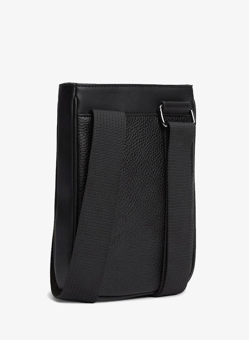 TOMMY HILFIGER Metal Logo Pebble Grain Crossbody Bag - Image 3